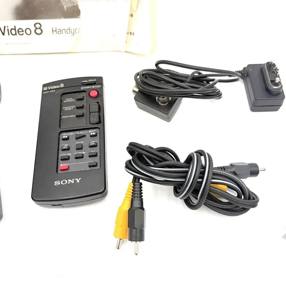 Sony CCD-F55 Video8 Handycam Camcorder w/ Charger Remote Manual Tape AS-IS Parts